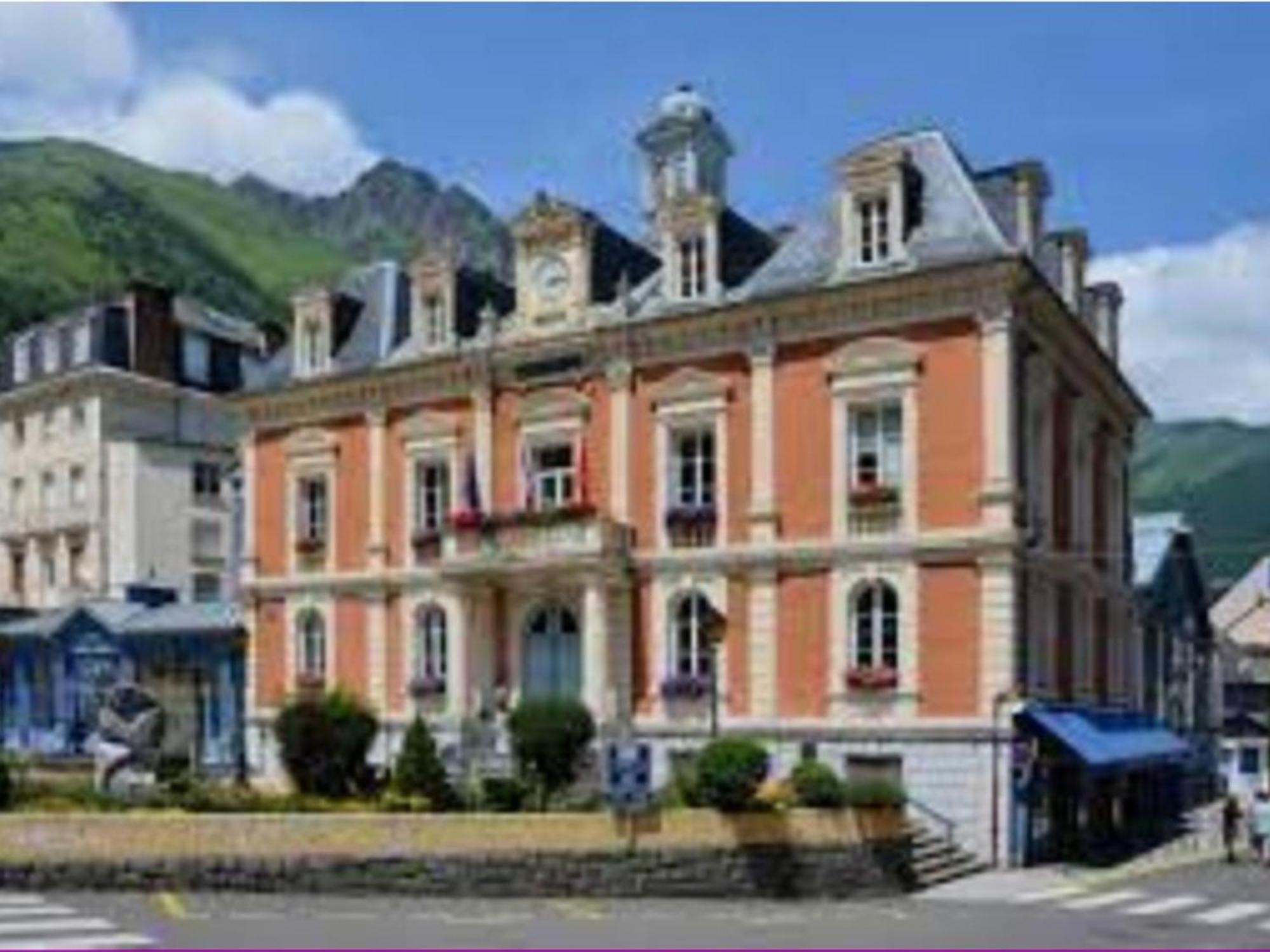 T2 Renove Avec Terrasse, Parking Prive, Local Velos A Cauterets - Fr-1-401-290 Exterior foto